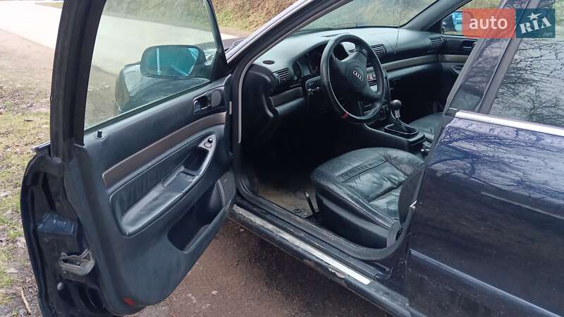 Универсал Audi A4 2000 в Ужгороде