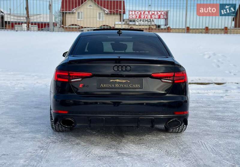 Седан Audi A4 2018 в Києві