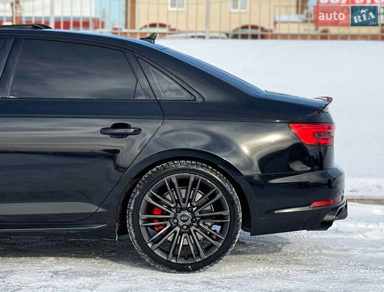 Седан Audi A4 2018 в Києві