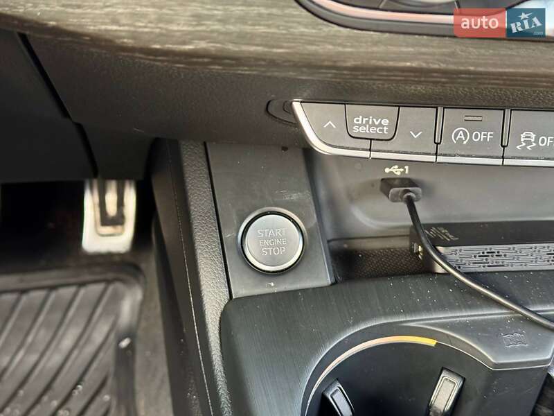 Седан Audi A4 2018 в Києві