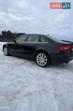 Седан Audi A4 2013 в Львове