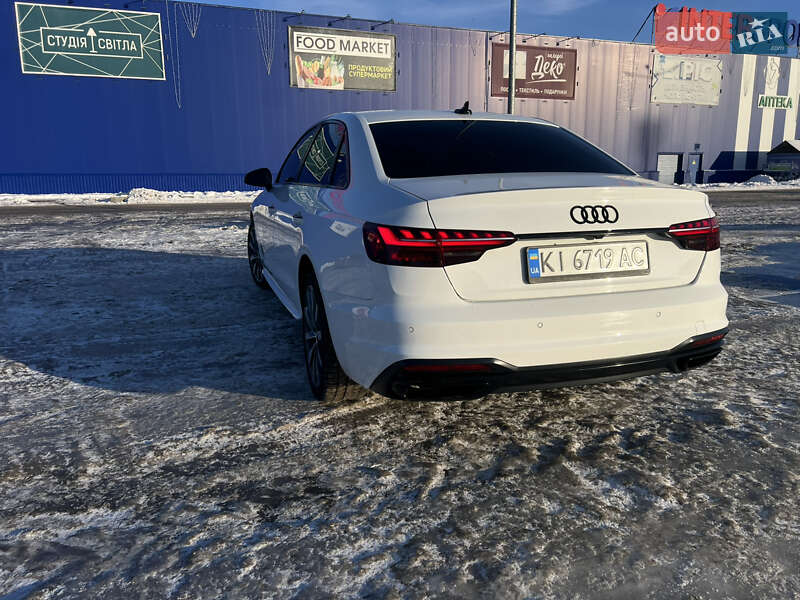 Седан Audi A4 2021 в Виннице