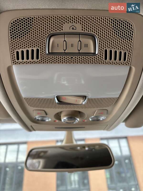 Седан Audi A4 2012 в Львове