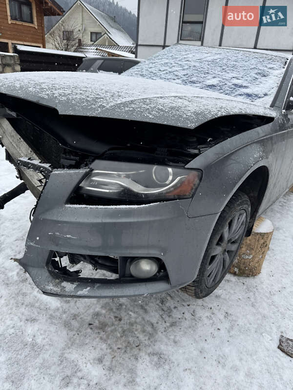Седан Audi A4 2011 в Татарове