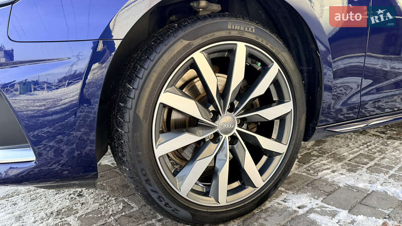 Седан Audi A4 2020 в Дніпрі