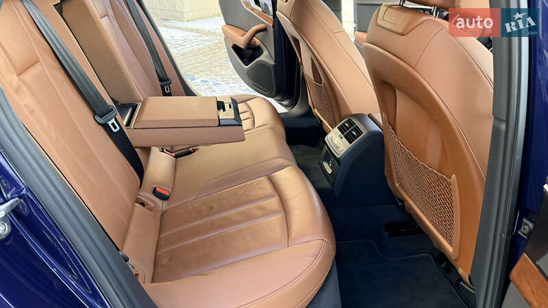 Седан Audi A4 2020 в Дніпрі