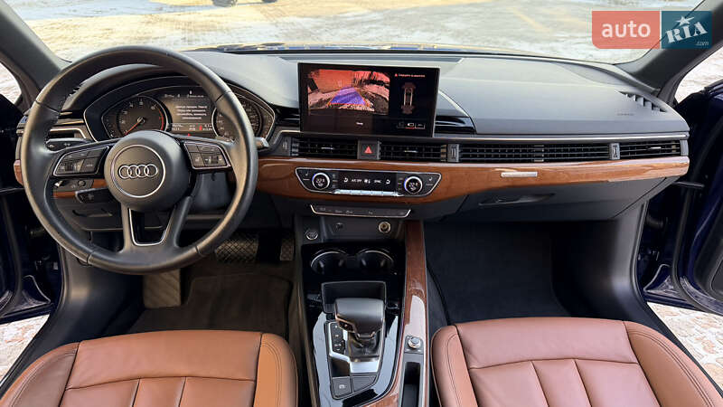 Седан Audi A4 2020 в Дніпрі