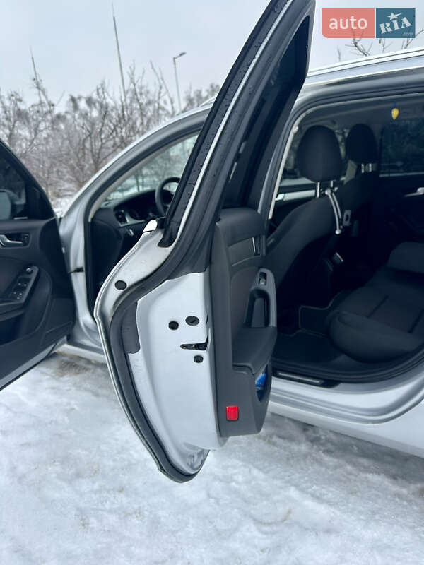 Універсал Audi A4 2011 в Бучі