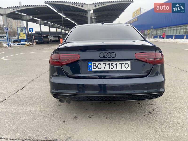 Седан Audi A4 2012 в Львові