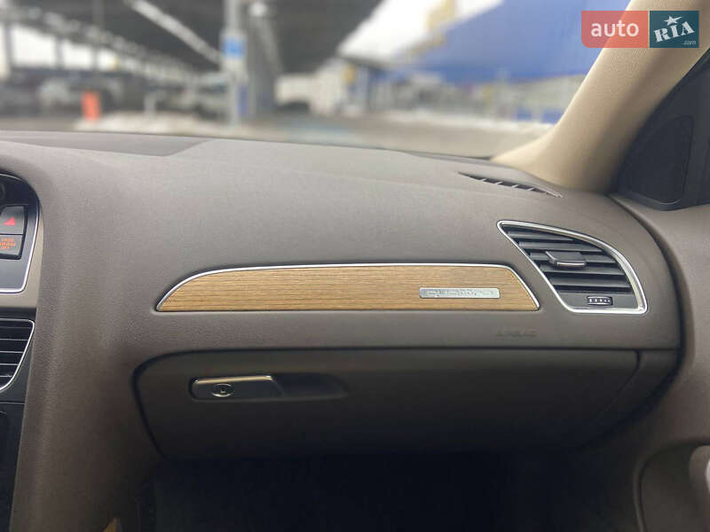 Седан Audi A4 2012 в Львові