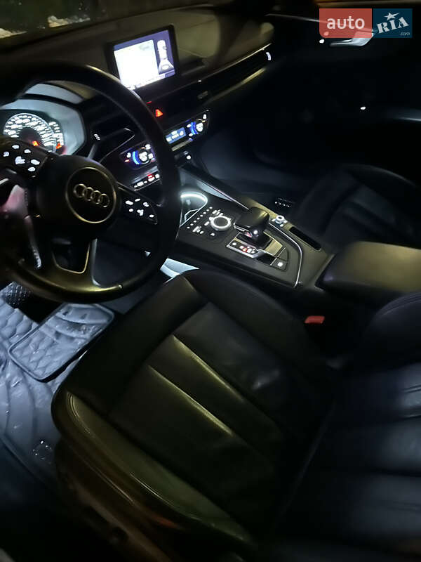 Седан Audi A4 2017 в Одессе