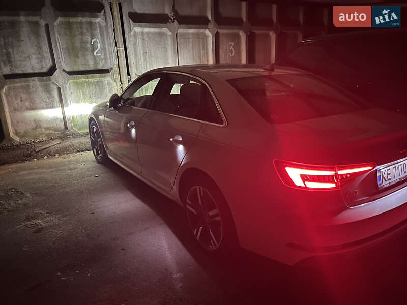 Седан Audi A4 2017 в Днепре