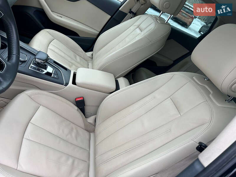 Седан Audi A4 2018 в Києві