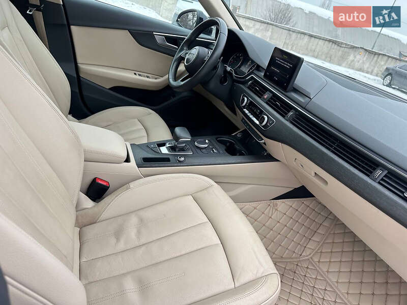 Седан Audi A4 2018 в Києві