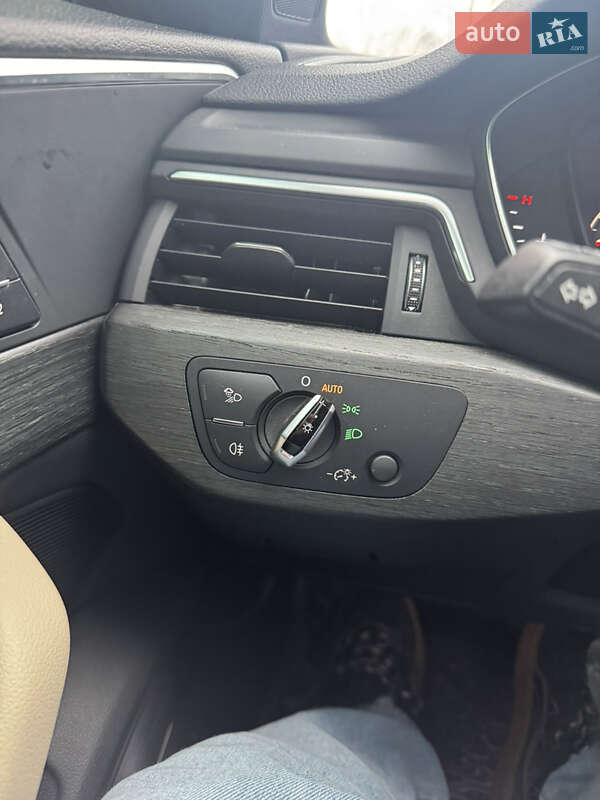 Седан Audi A4 2016 в Києві