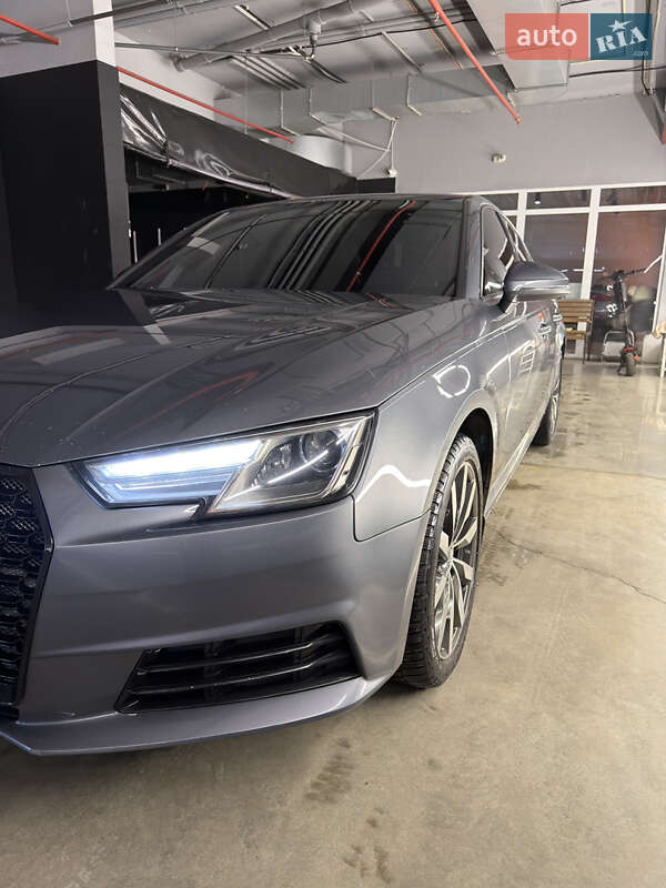 Седан Audi A4 2017 в Одессе