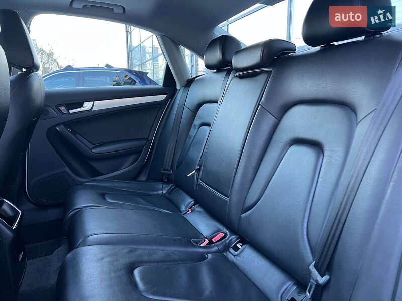 Седан Audi A4 2014 в Івано-Франківську