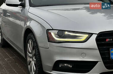 Седан Audi A4 2013 в Львове