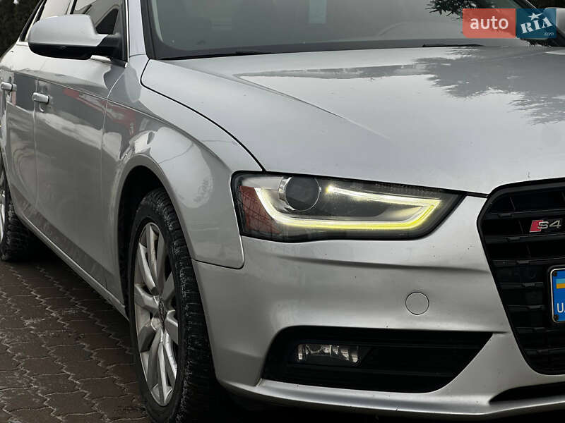 Седан Audi A4 2013 в Львове
