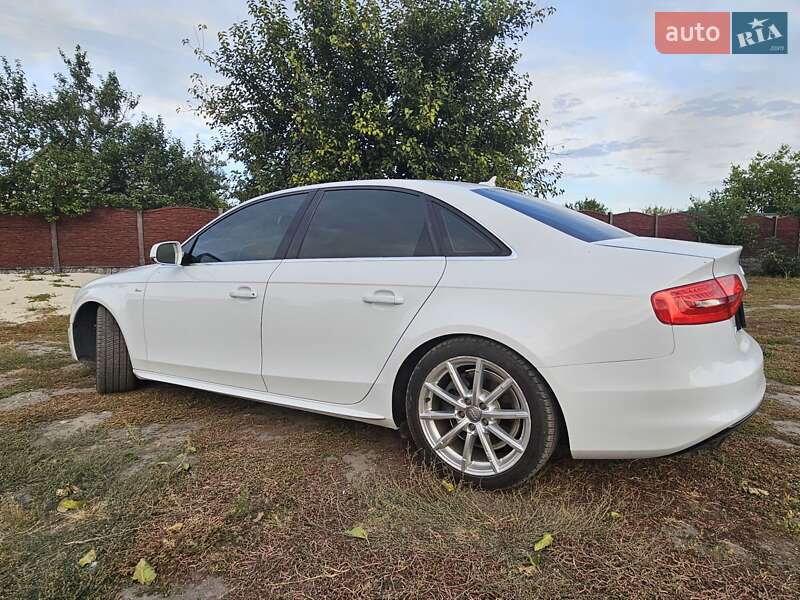 Седан Audi A4 2014 в Днепре