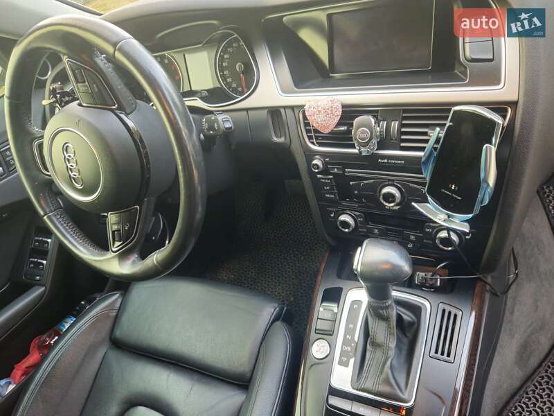 Седан Audi A4 2014 в Днепре