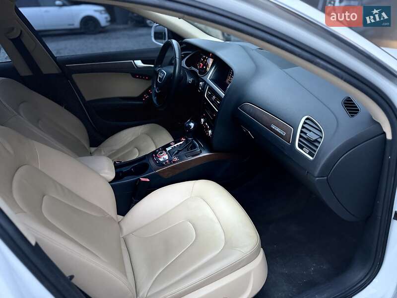 Седан Audi A4 2014 в Львові