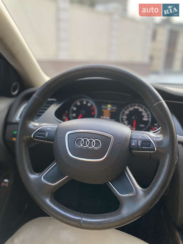 Седан Audi A4 2012 в Одессе
