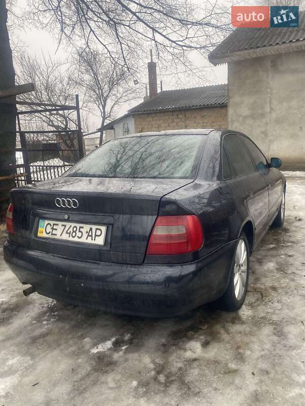 Седан Audi A4 1997 в Глыбокой
