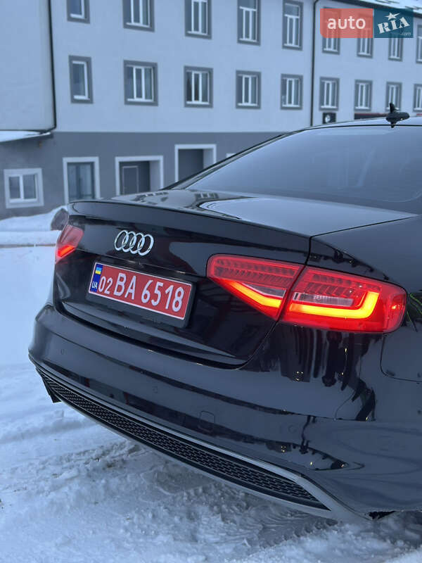 Седан Audi A4 2015 в Вінниці