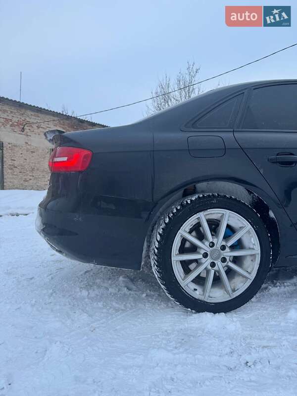 Седан Audi A4 2015 в Ємільчиному