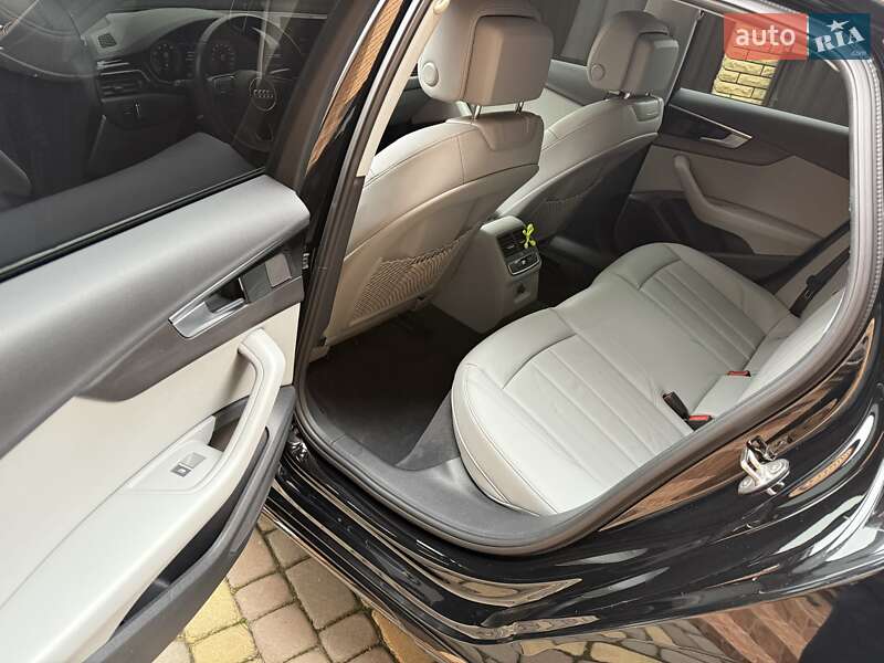 Седан Audi A4 2023 в Вінниці