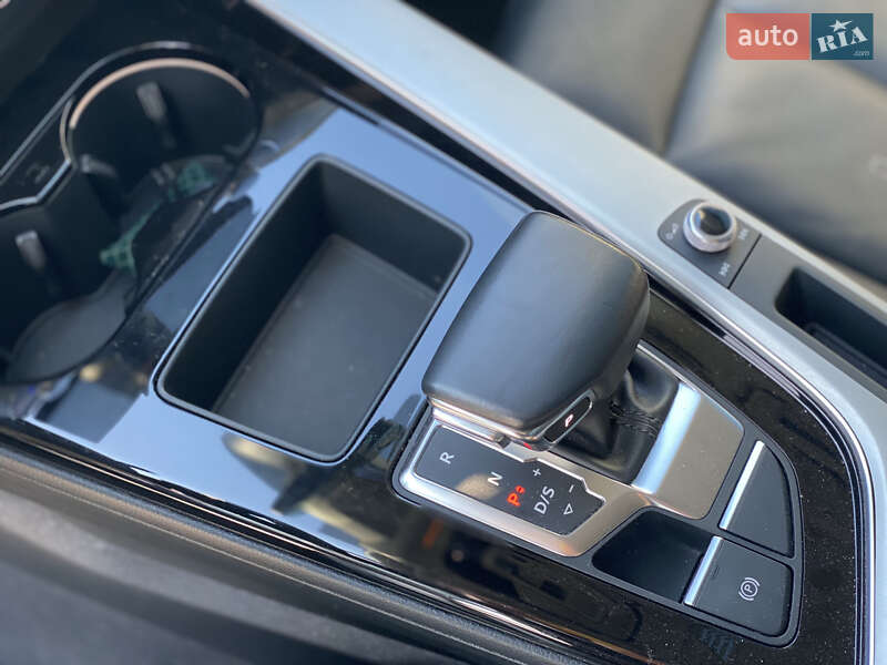 Седан Audi A4 2020 в Киеве