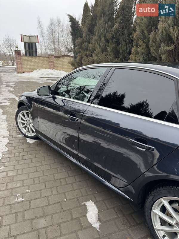 Седан Audi A4 2015 в Самборе