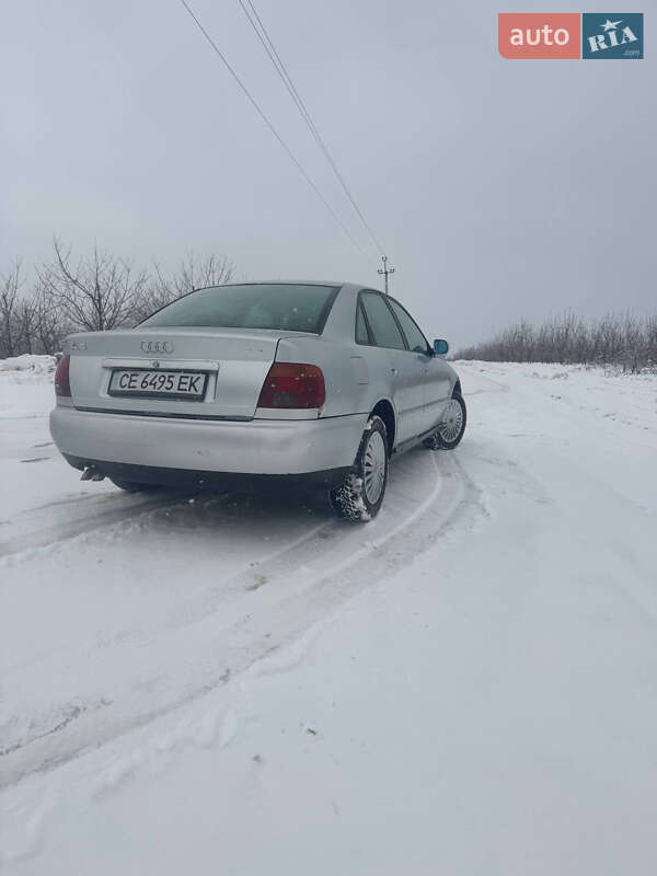 Седан Audi A4 1997 в Чернівцях