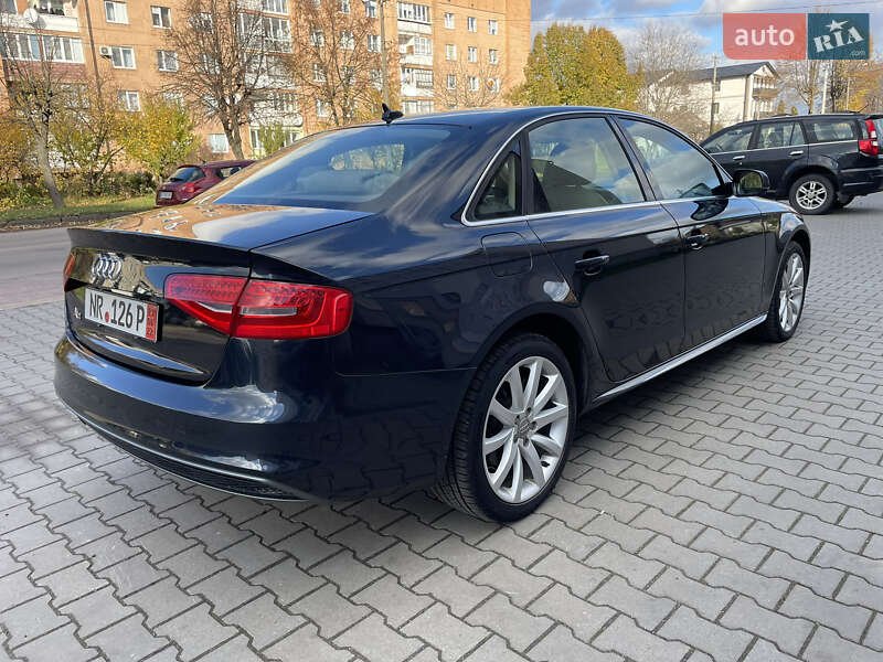 Седан Audi A4 2014 в Киеве