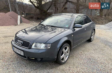 Седан Audi A4 2001 в Рахове