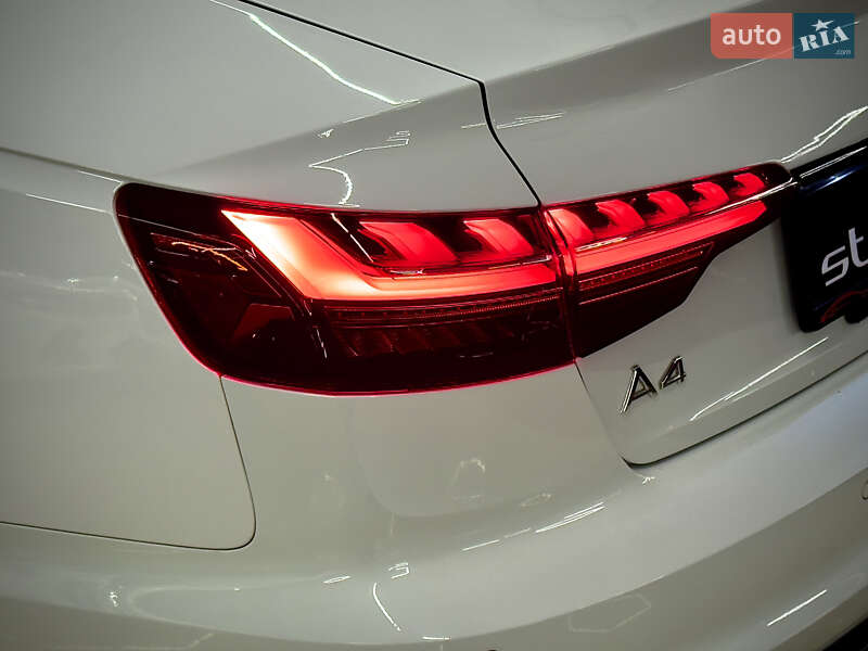 Седан Audi A4 2021 в Миколаєві