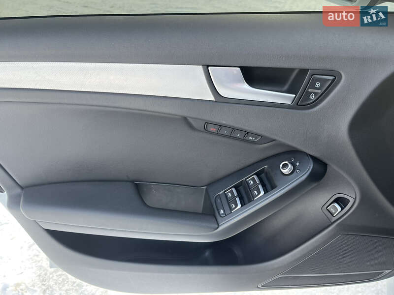 Седан Audi A4 2013 в Луцке