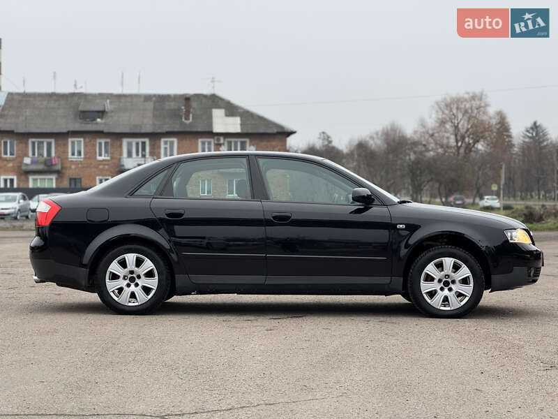 Седан Audi A4 2001 в Владимире