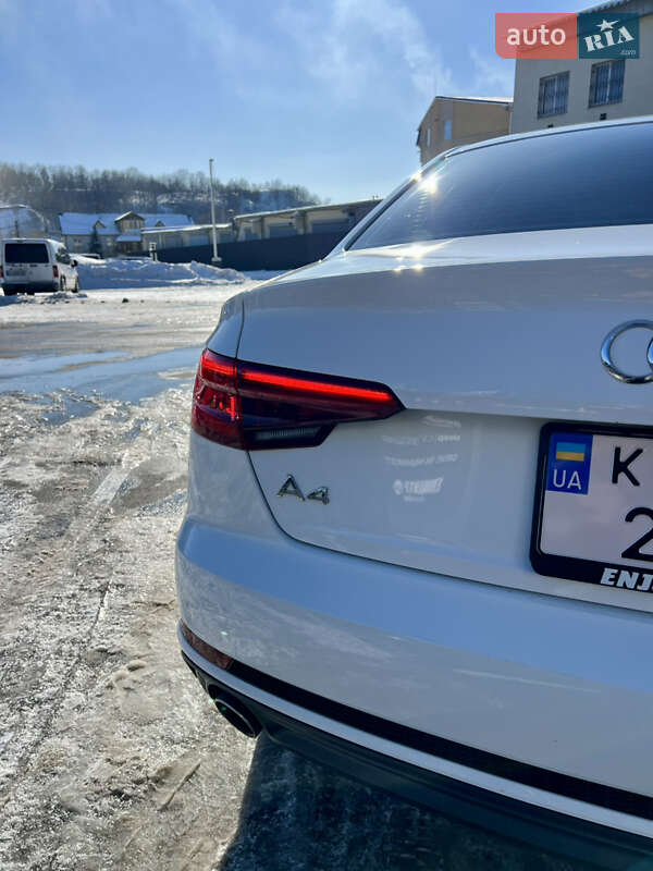 Седан Audi A4 2016 в Киеве