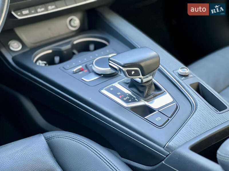 Седан Audi A4 2016 в Киеве