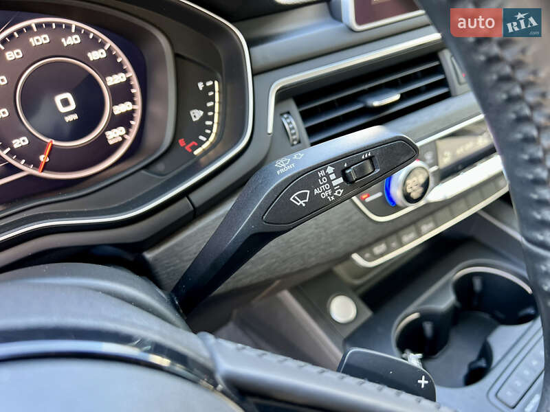 Седан Audi A4 2016 в Киеве