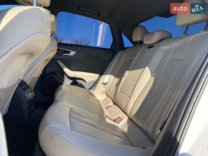 Седан Audi A4 2016 в Києві