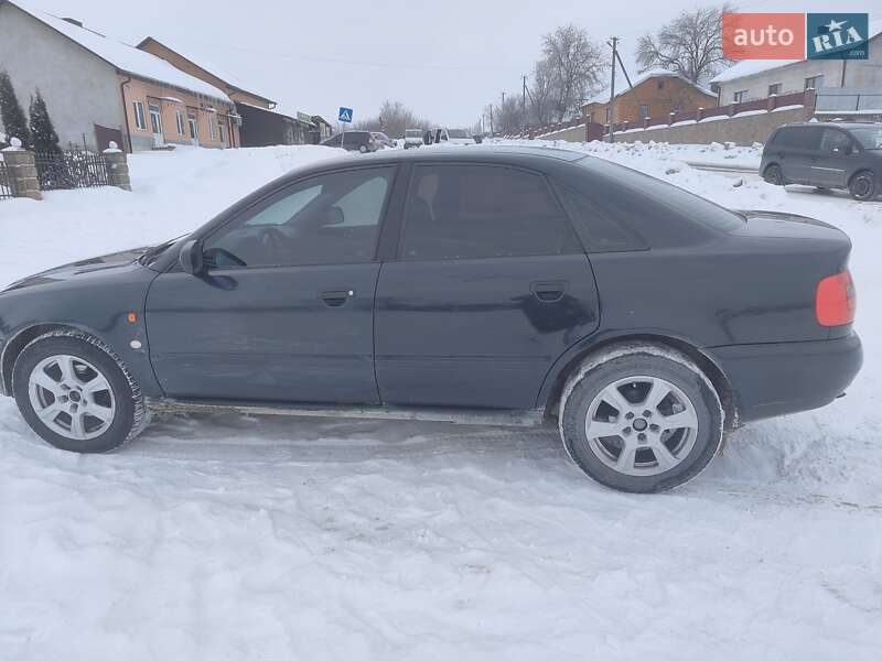 Седан Audi A4 1996 в Тернополе