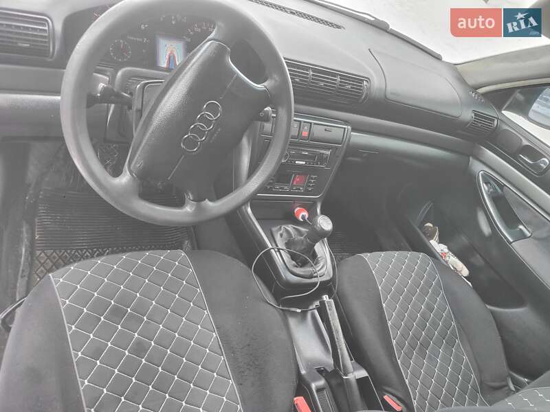 Седан Audi A4 1996 в Тернополе