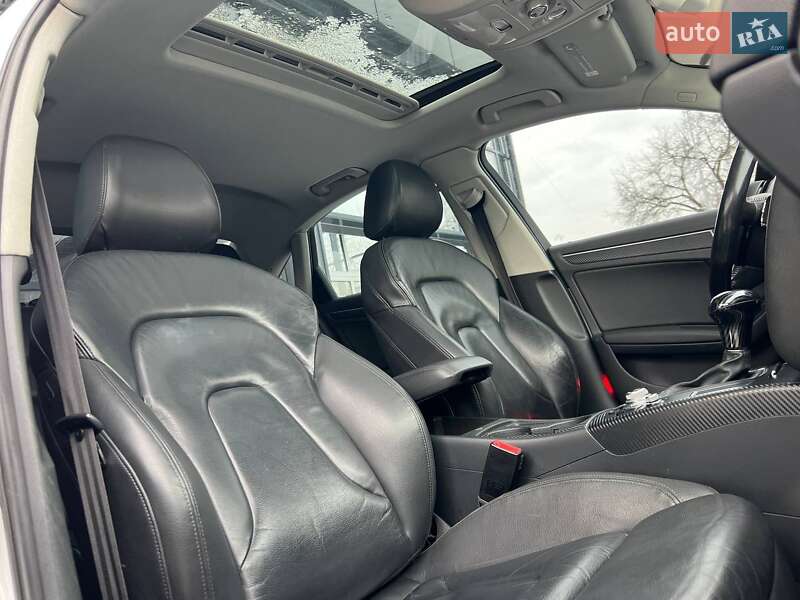 Седан Audi A4 2014 в Ивано-Франковске