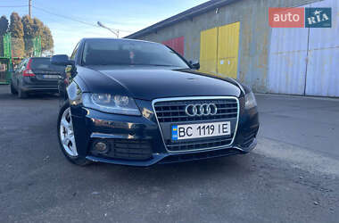 Седан Audi A4 2011 в Новояворовске