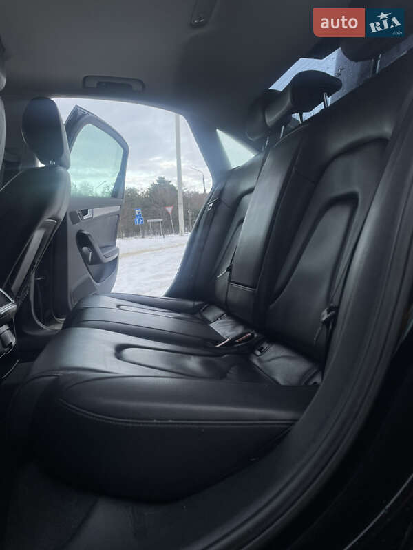 Седан Audi A4 2013 в Новояворівську