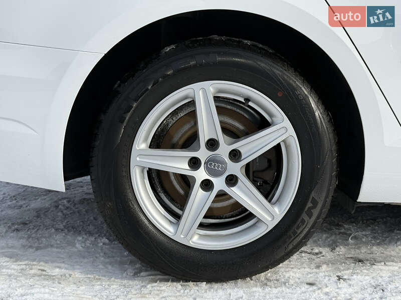 Универсал Audi A4 2017 в Луцке