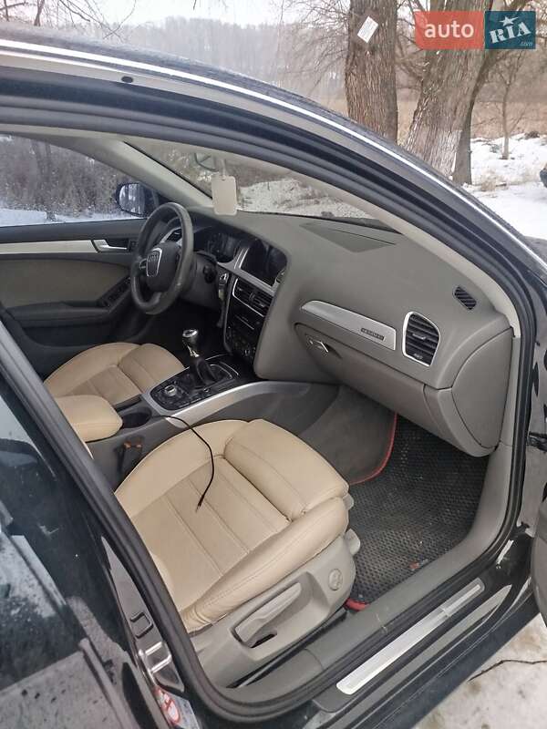 Седан Audi A4 2011 в Люботині